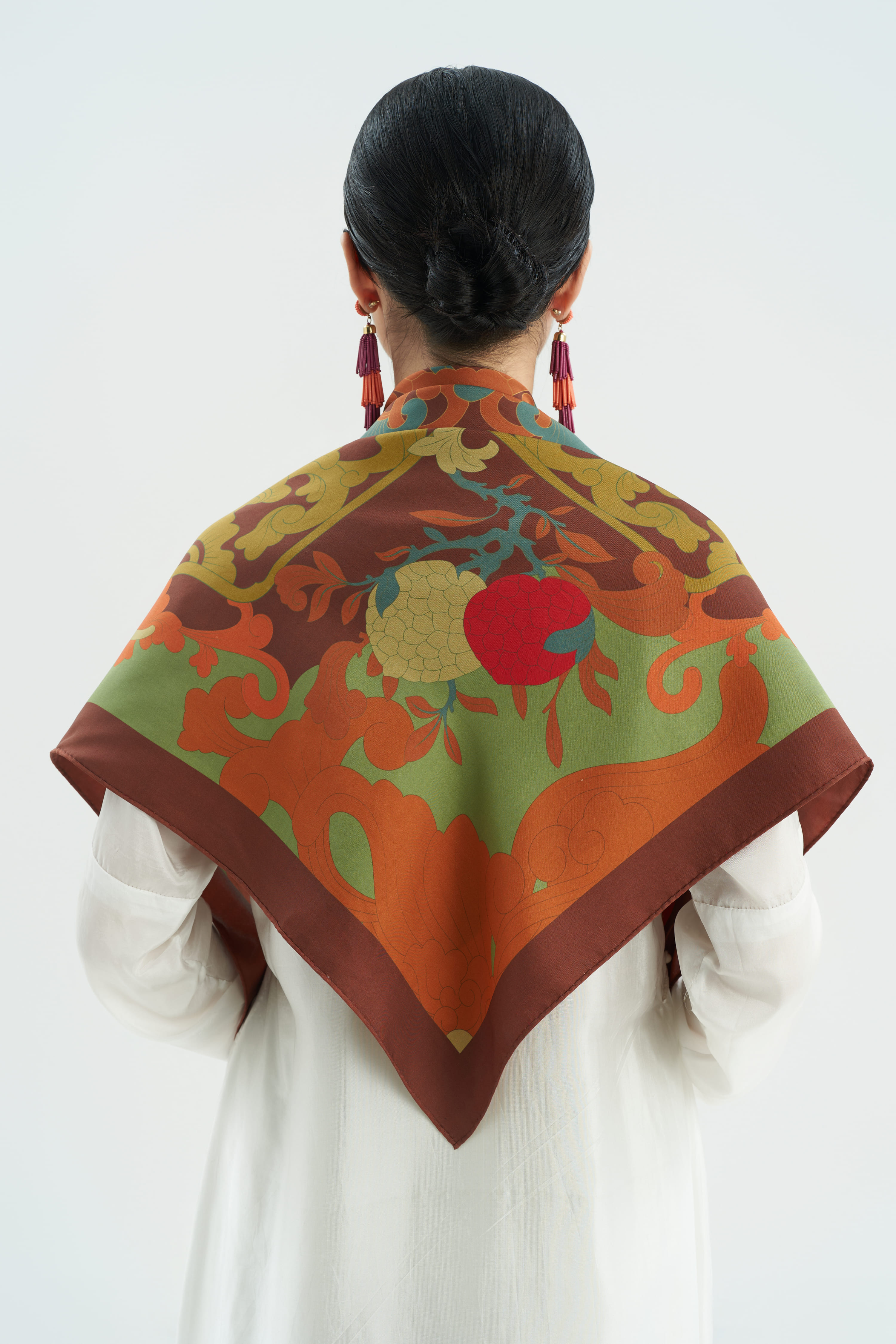 Khăn lụa Mãn Cầu Khởi Phúc/ Nâu/ Size 70x70
